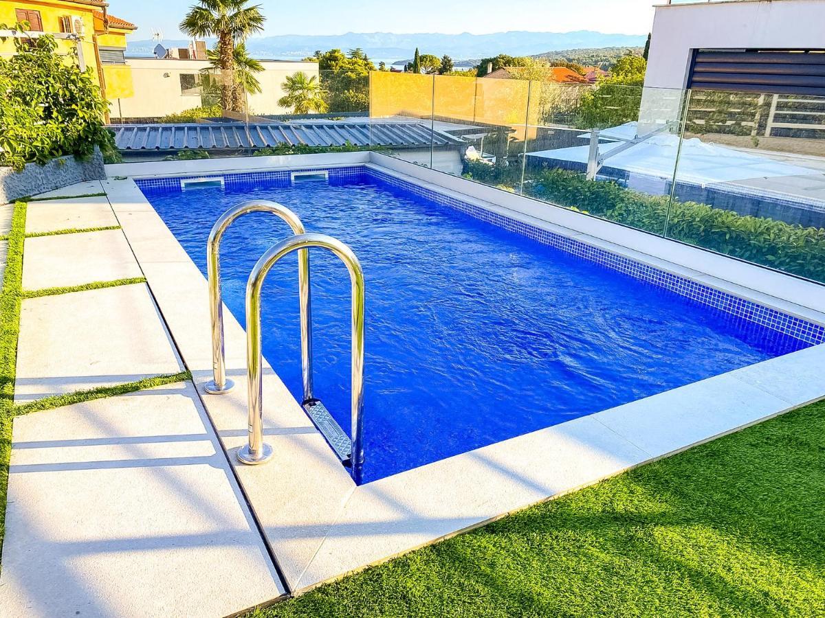 Villa Mirno More Apartments Malinska Buitenkant foto