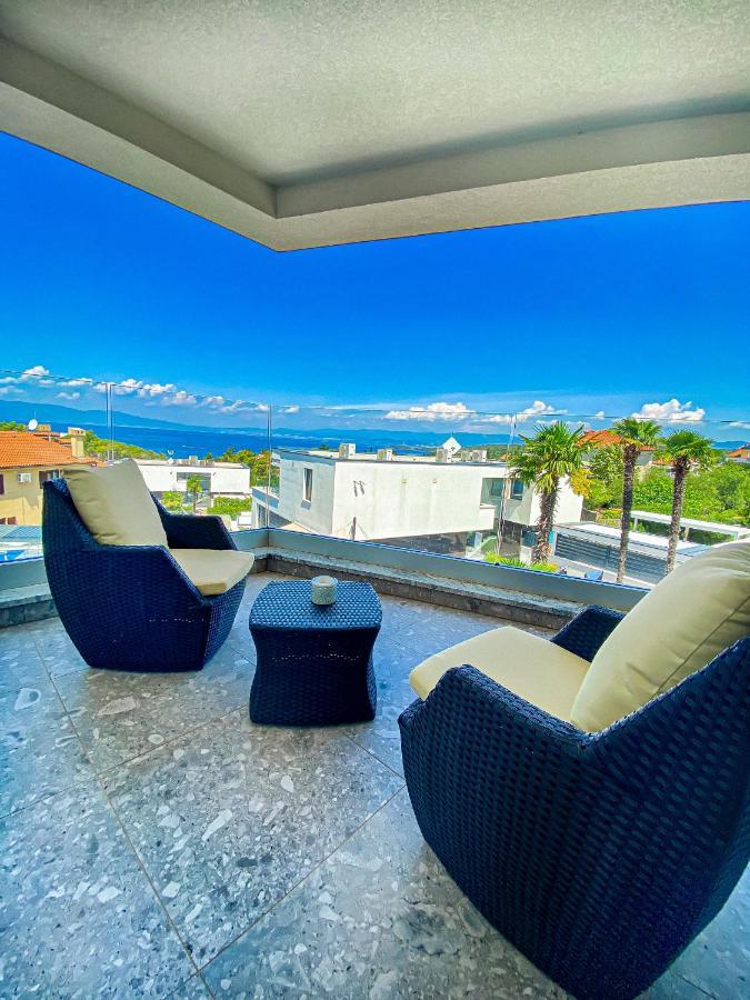 Villa Mirno More Apartments Malinska Buitenkant foto