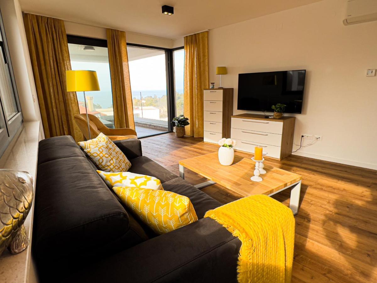 Villa Mirno More Apartments Malinska Buitenkant foto